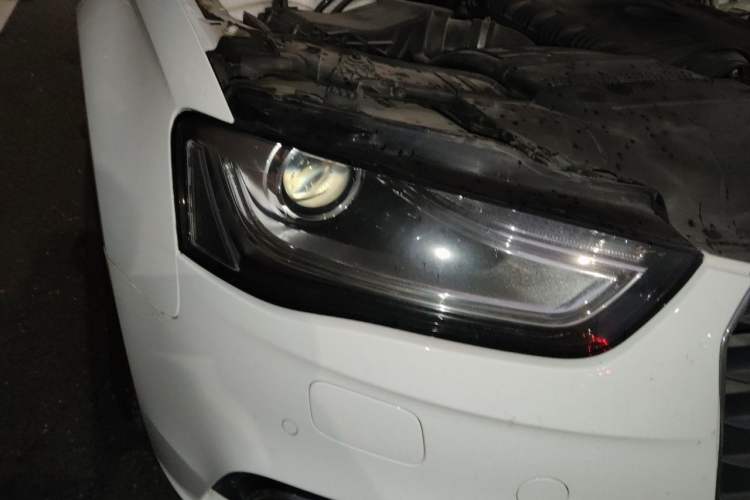 Used Audi A4L 2013 35 TFSI Automatic Standard Model Right Front Headlight