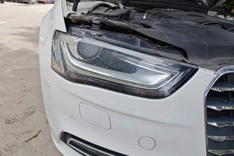 Used Audi A4L 2013 35 TFSI Automatic Comfort Model Right Front Headlight