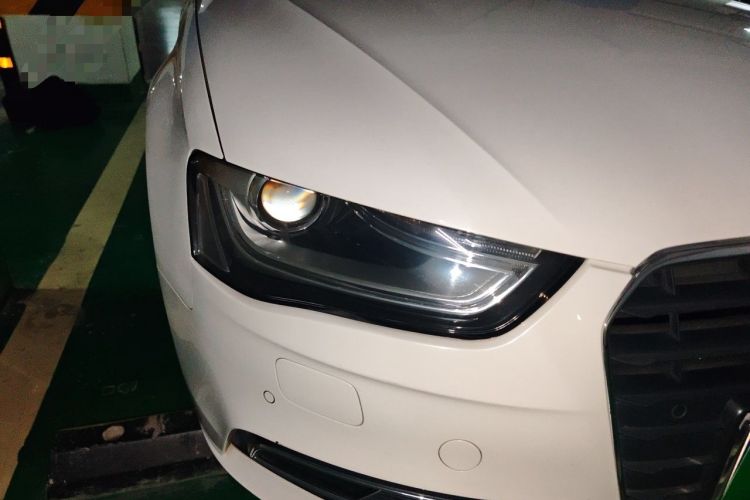 Used Audi A4L 2013 35 TFSI Automatic Comfort Model Right Front Headlight