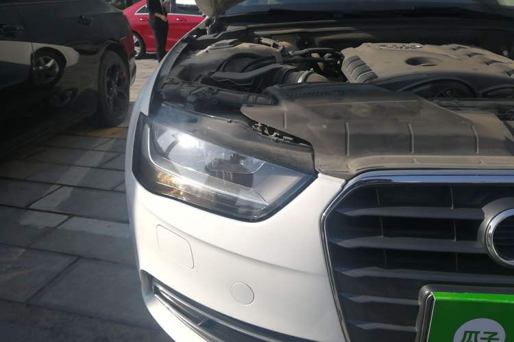 Used Audi A4L 2013 30 TFSI Manual Comfort Model Right Front Headlight
