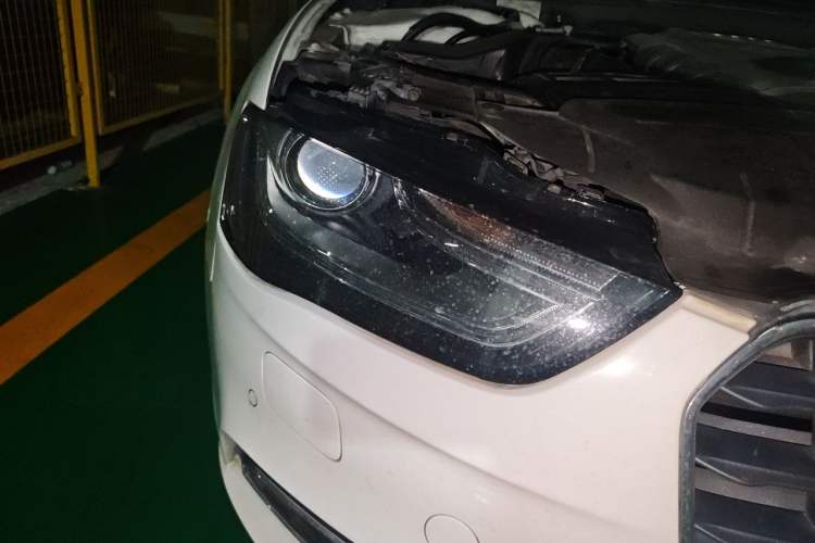 Used Audi A4L 2013 35 TFSI Automatic Standard Model Right Front Headlight