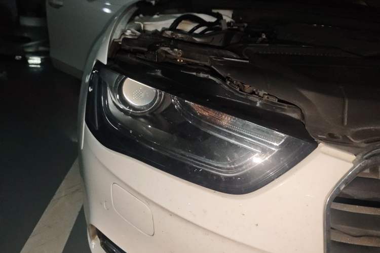 Used Audi A4L 2013 35 TFSI Automatic Standard Model Right Front Headlight