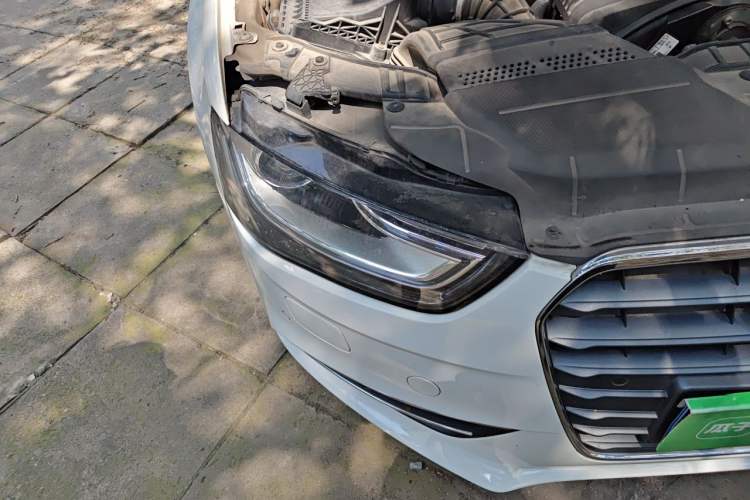 Used Audi A4L 2013 35 TFSI Automatic Standard Model Right Front Headlight