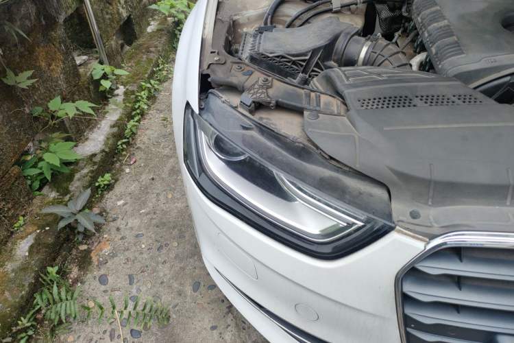 Used Audi A4L 2013 35 TFSI Automatic Comfort Model Right Front Headlight