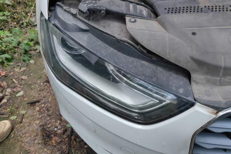 Used Audi A4L 2013 35 TFSI Automatic Comfort Model Right Front Headlight