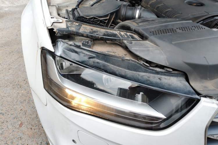 Used Audi A4L 2013 30 TFSI Automatic Comfort Model Right Front Headlight