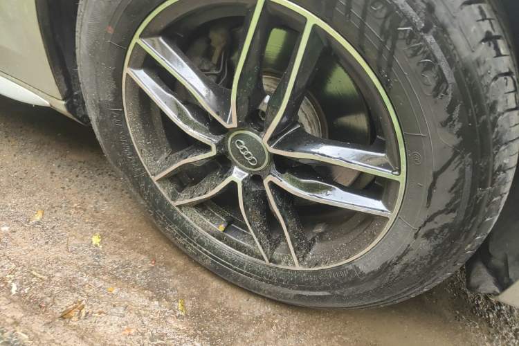 Used Audi A4L 2013 35 TFSI Automatic Standard Model Right Front Wheel Hub