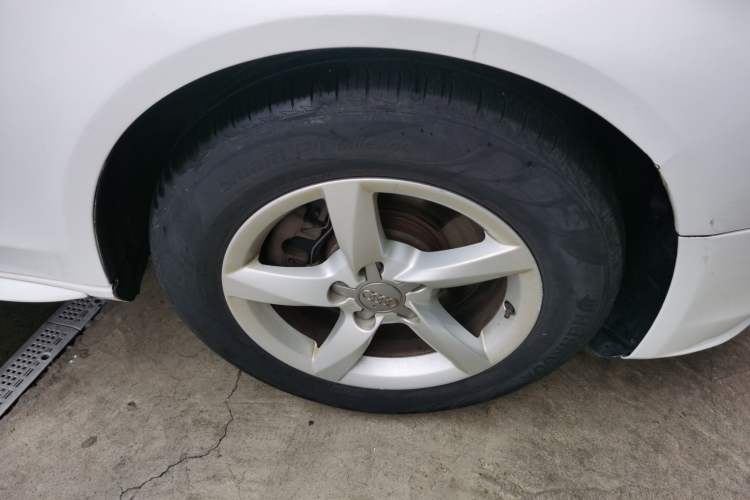 Used Audi A4L 2013 30 TFSI Manual Comfort Model Right Front Wheel Hub