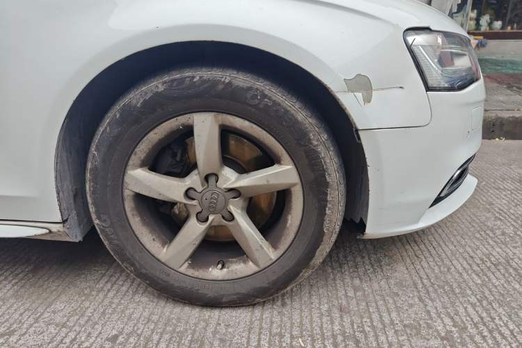 Used Audi A4L 2013 35 TFSI Automatic Standard Model Right Front Wheel Hub