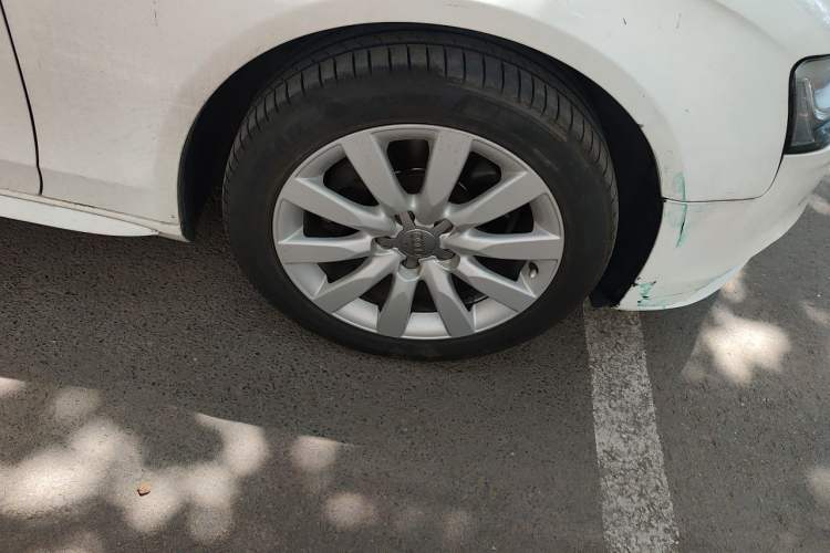 Used Audi A4L 2013 35 TFSI Automatic Standard Model Right Front Wheel Hub