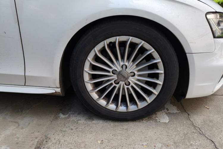 Used Audi A4L 2013 40 TFSI quattro Individual Sport Edition Right Front Wheel Hub