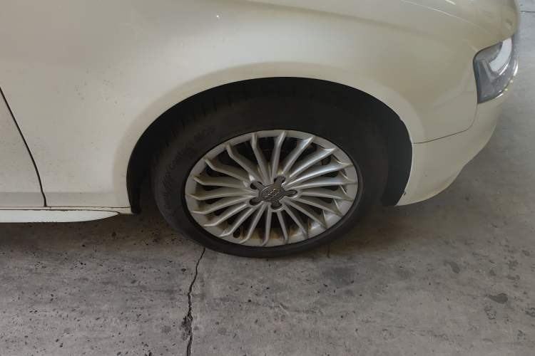 Used Audi A4L 2013 35 TFSI Automatic Technology Edition Right Front Wheel Hub