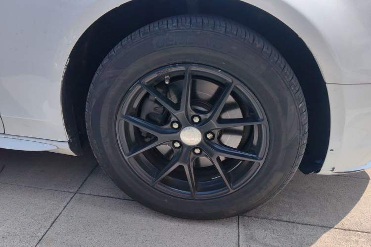 Used Audi A4L 2013 35 TFSI Automatic Standard Model Right Front Wheel Hub