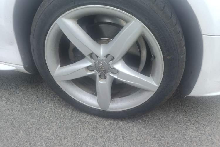 Used Audi A4L 2013 35 TFSI Automatic Standard Model Right Front Wheel Hub