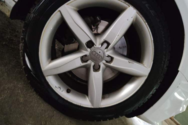 Used Audi A4L 2013 35 TFSI Automatic Standard Model Right Front Wheel Hub
