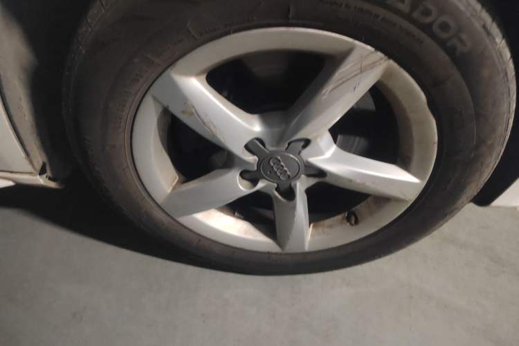 Used Audi A4L 2013 30 TFSI Automatic Comfort Model Right Front Wheel Hub
