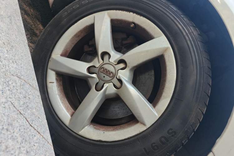 Used Audi A4L 2013 35 TFSI Automatic Standard Model Right Front Wheel Hub