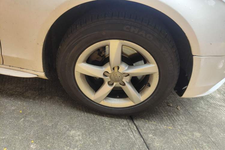 Used Audi A4L 2013 35 TFSI Automatic Comfort Model Right Front Wheel Hub