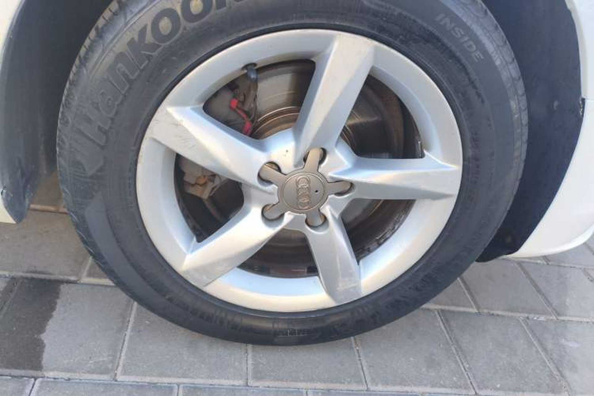 Used Audi A4L 2013 30 TFSI Automatic Comfort Model Right Front Wheel Hub