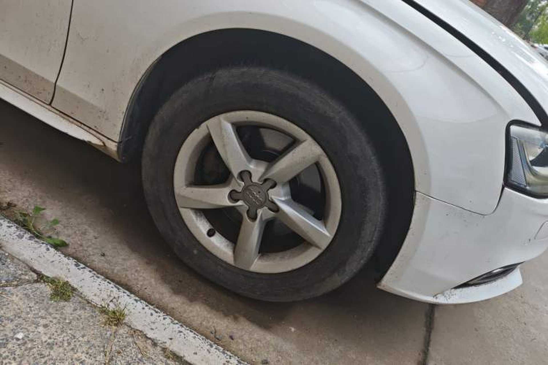 Used Audi A4L 2013 35 TFSI Automatic Comfort Model Right Front Wheel Hub
