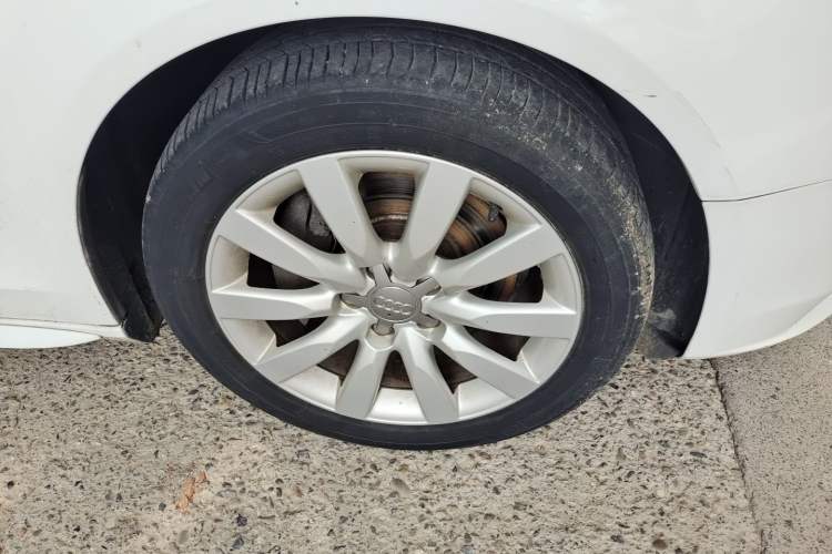 Used Audi A4L 2013 40 TFSI quattro Individual Sport Edition Right Front Wheel Hub