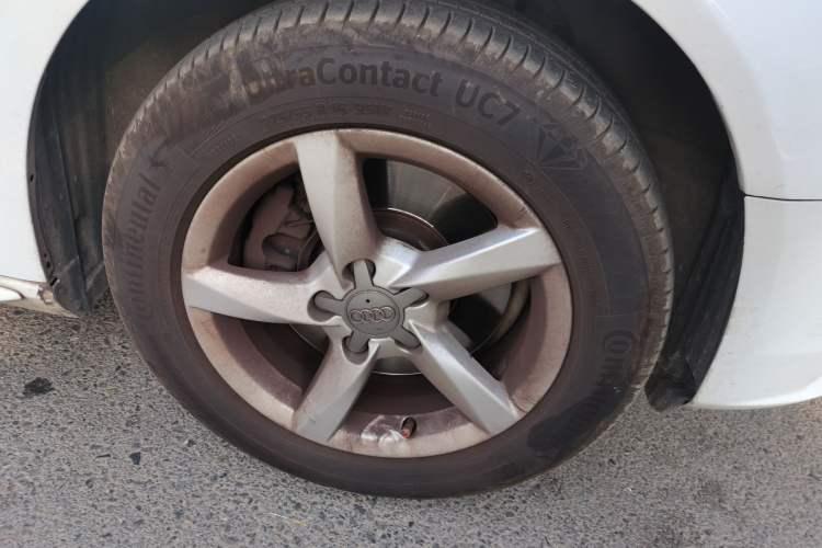 Used Audi A4L 2013 35 TFSI Automatic Comfort Model Right Front Wheel Hub
