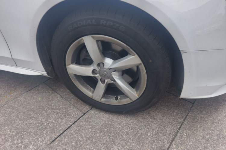 Used Audi A4L 2013 35 TFSI Automatic Comfort Model Right Front Wheel Hub