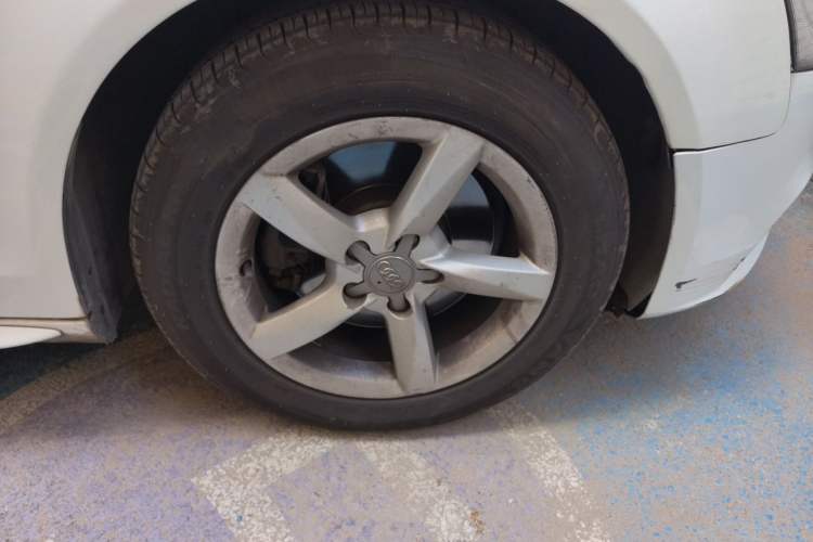 Used Audi A4L 2013 35 TFSI Automatic Standard Model Right Front Wheel Hub