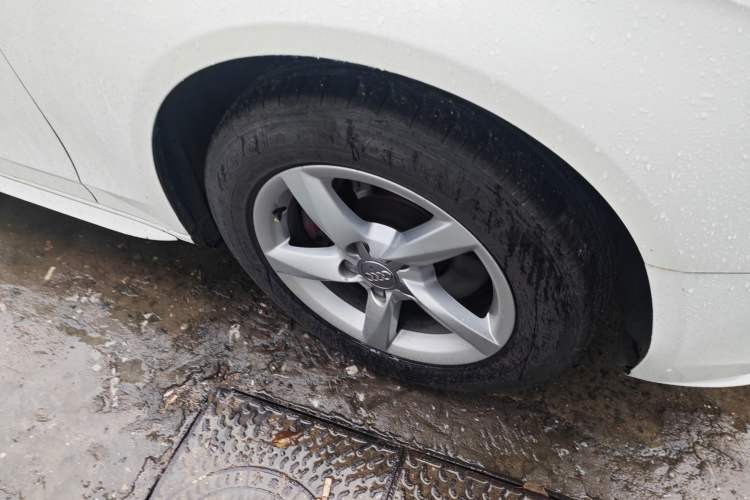Used Audi A4L 2013 35 TFSI Automatic Standard Model Right Front Wheel Hub