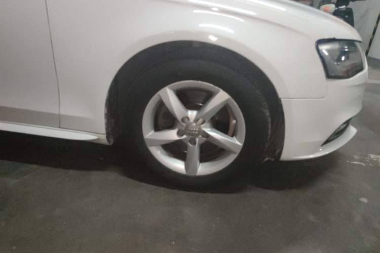 Used Audi A4L 2013 35 TFSI Automatic Standard Model Right Front Wheel Hub