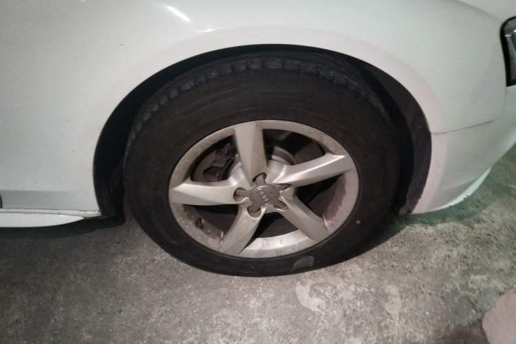 Used Audi A4L 2013 35 TFSI Automatic Comfort Model Right Front Wheel Hub