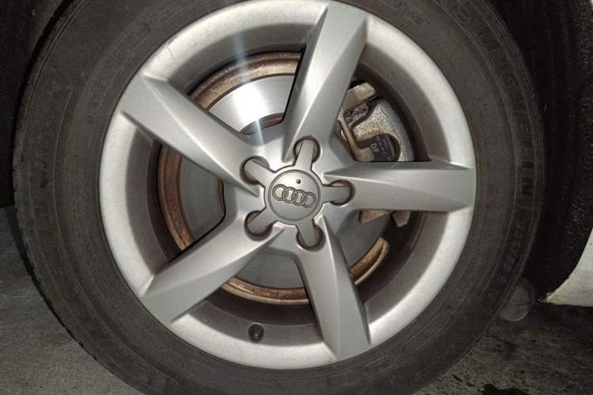 Used Audi A4L 2013 35 TFSI Automatic Standard Model Right Front Wheel Hub