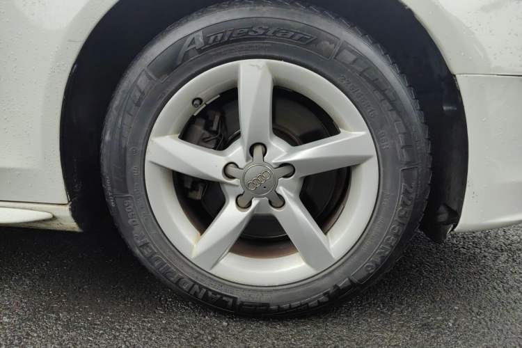Used Audi A4L 2013 35 TFSI Automatic Comfort Model Right Front Wheel Hub
