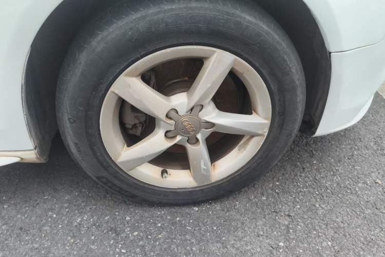 Used Audi A4L 2013 30 TFSI Manual Comfort Model Right Front Wheel Hub