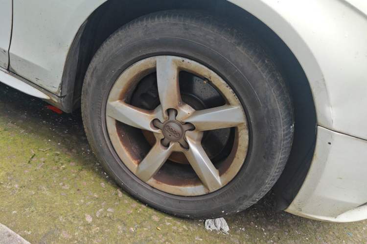 Used Audi A4L 2013 35 TFSI Automatic Standard Model Right Front Wheel Hub