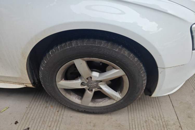 Used Audi A4L 2013 35 TFSI Automatic Standard Model Right Front Wheel Hub