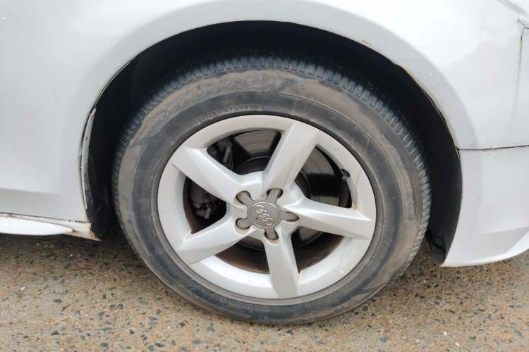 Used Audi A4L 2013 30 TFSI Automatic Comfort Model Right Front Wheel Hub
