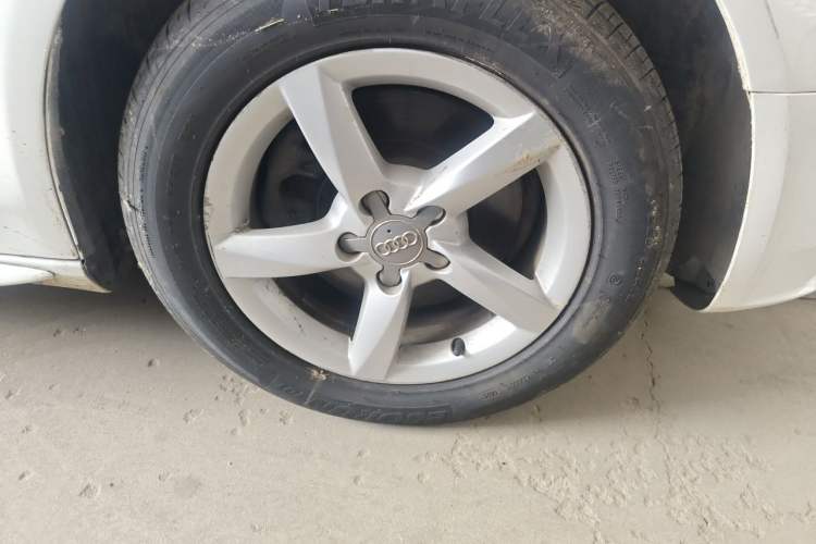 Used Audi A4L 2013 30 TFSI Automatic Comfort Model Right Front Wheel Hub