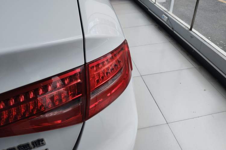 Used Audi A4L 2013 35 TFSI Automatic Standard Model Right Rear Taillight