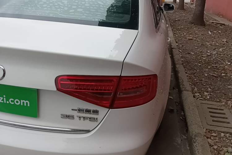 Used Audi A4L 2013 35 TFSI Automatic Standard Model Right Rear Taillight