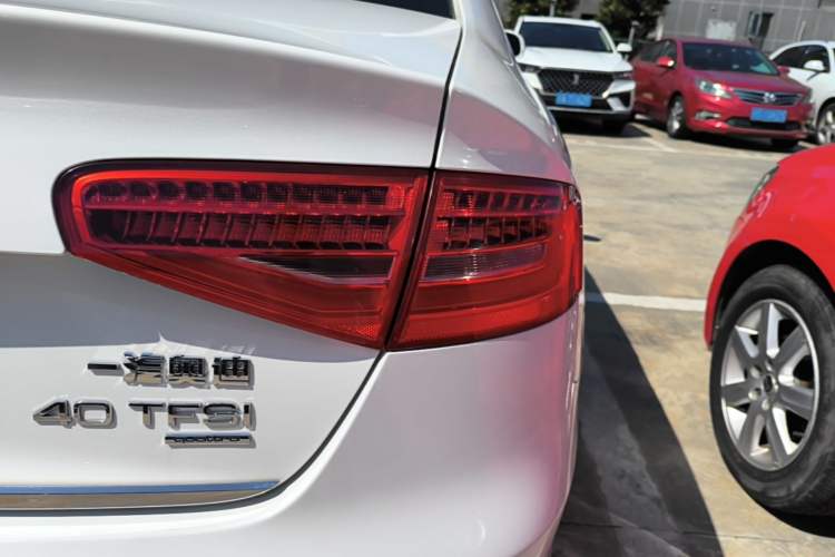 Used Audi A4L 2013 35 TFSI Automatic Standard Model Right Rear Taillight