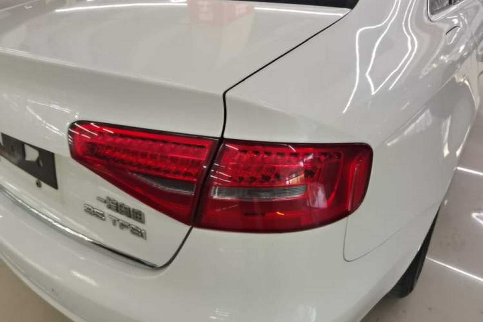 Used Audi A4L 2013 35 TFSI Automatic Standard Model Right Rear Taillight