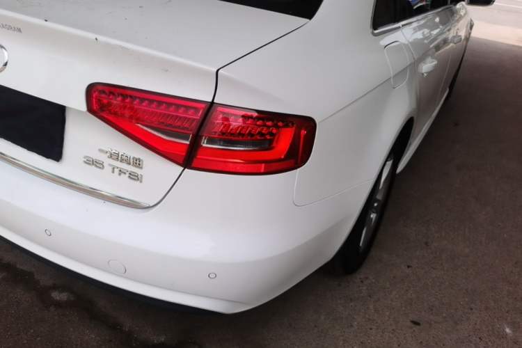 Used Audi A4L 2013 35 TFSI Automatic Standard Model Right Rear Taillight