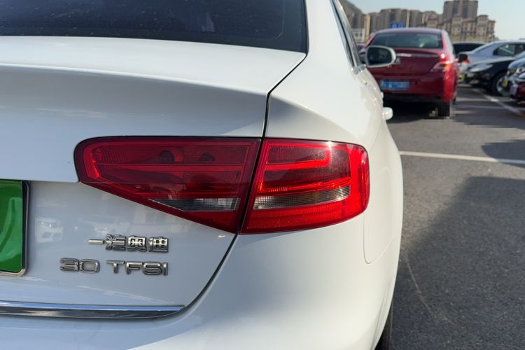 Used Audi A4L 2013 30 TFSI Manual Comfort Model Right Rear Taillight