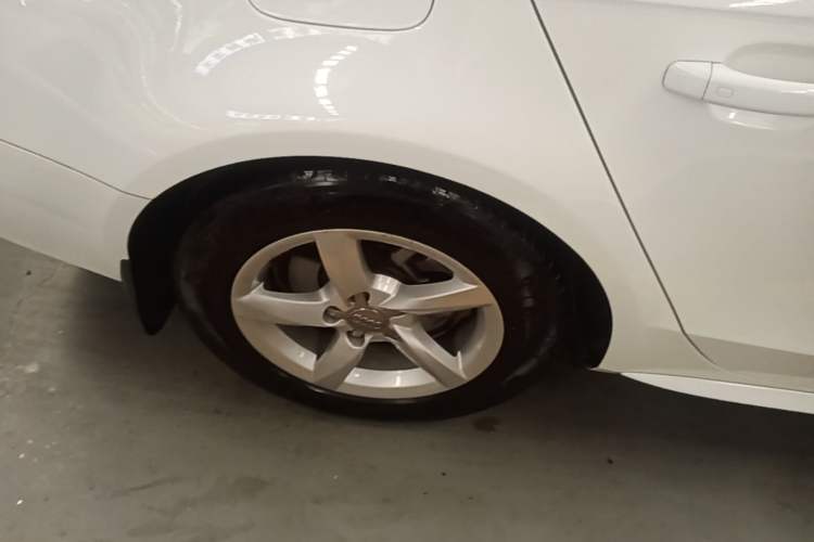 Used Audi A4L 2013 35 TFSI Automatic Comfort Model Right Rear Wheel Hub