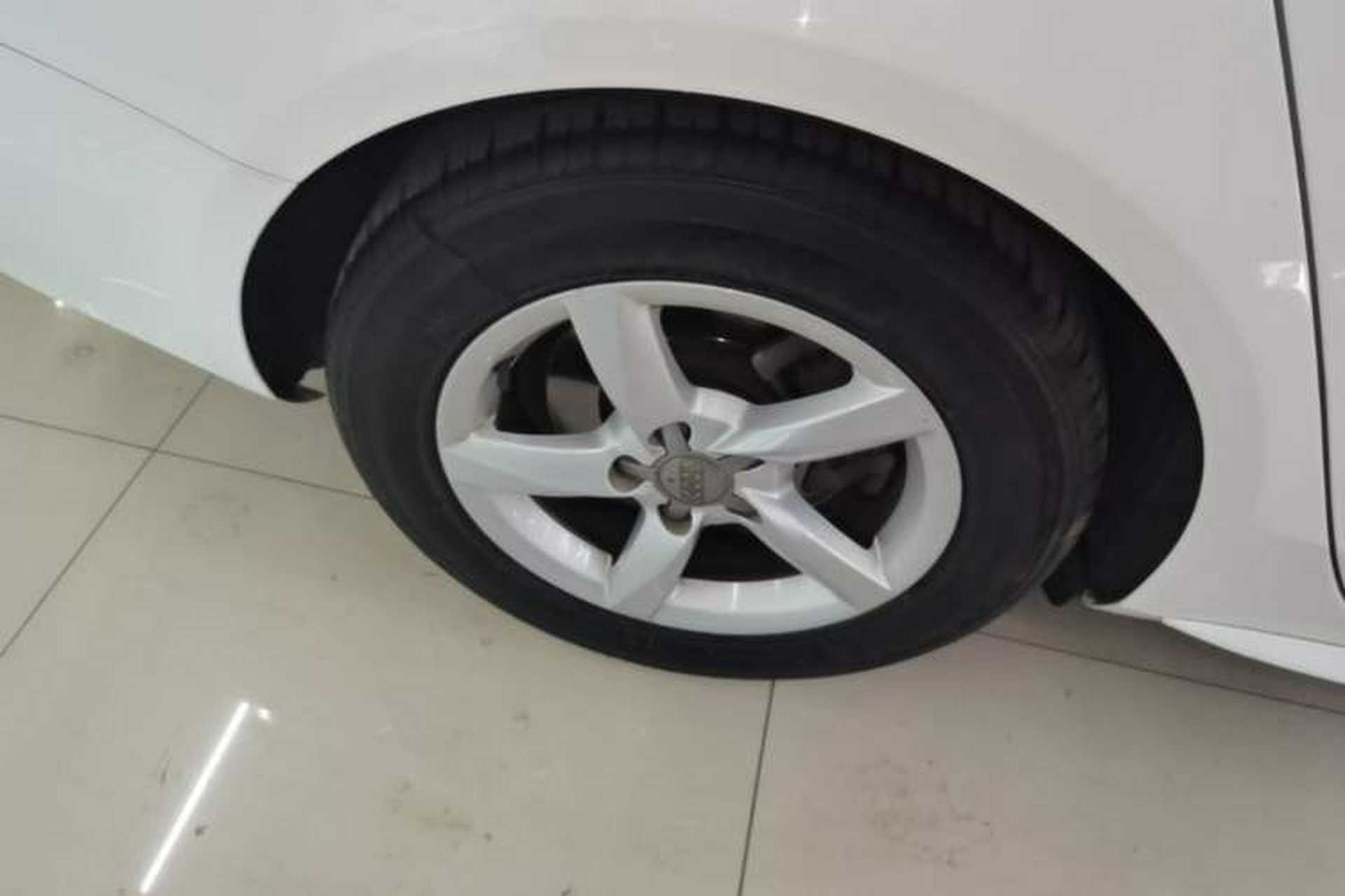 Used Audi A4L 2013 35 TFSI Automatic Standard Model Right Rear Wheel Hub