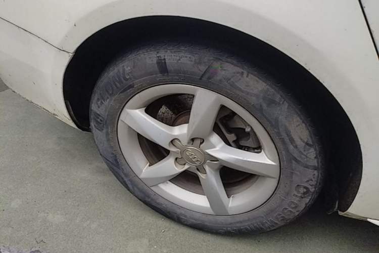 Used Audi A4L 2013 35 TFSI Automatic Comfort Model Right Rear Wheel Hub
