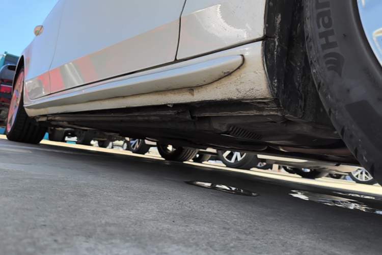 Used Audi A4L 2013 35 TFSI Automatic Standard Model Right Side Sill