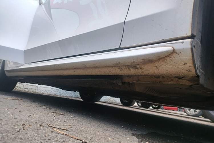 Used Audi A4L 2013 35 TFSI Automatic Comfort Model Right Side Sill