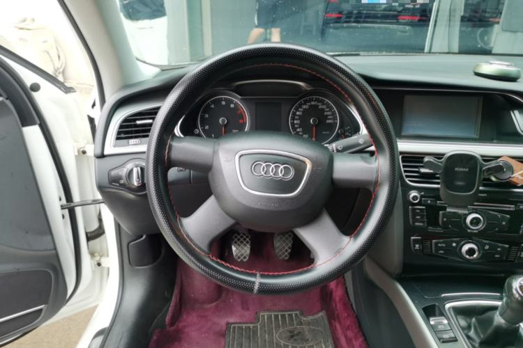 Used Audi A4L 2013 30 TFSI Manual Comfort Model Steering Wheel